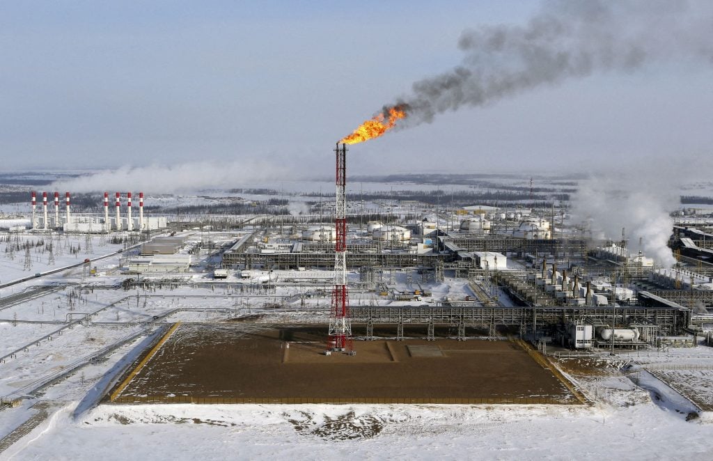 Official: Russian oil exports are changing their path to friendly countries