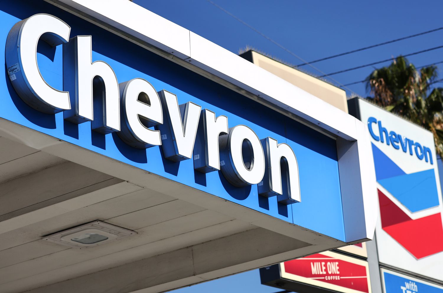 Chevron supports US shale oil with a new acquisition deal