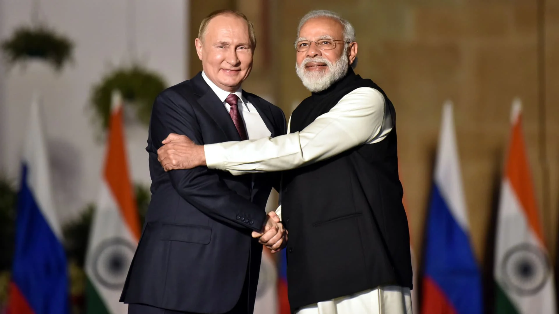 Conflicting news about an expected setback for Russian oil and coal importers in India