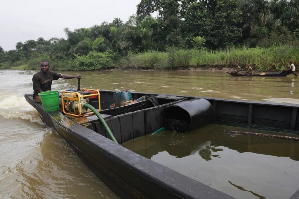 Accusing the army of stealing oil in Nigeria...a decisive response from the "Navy"