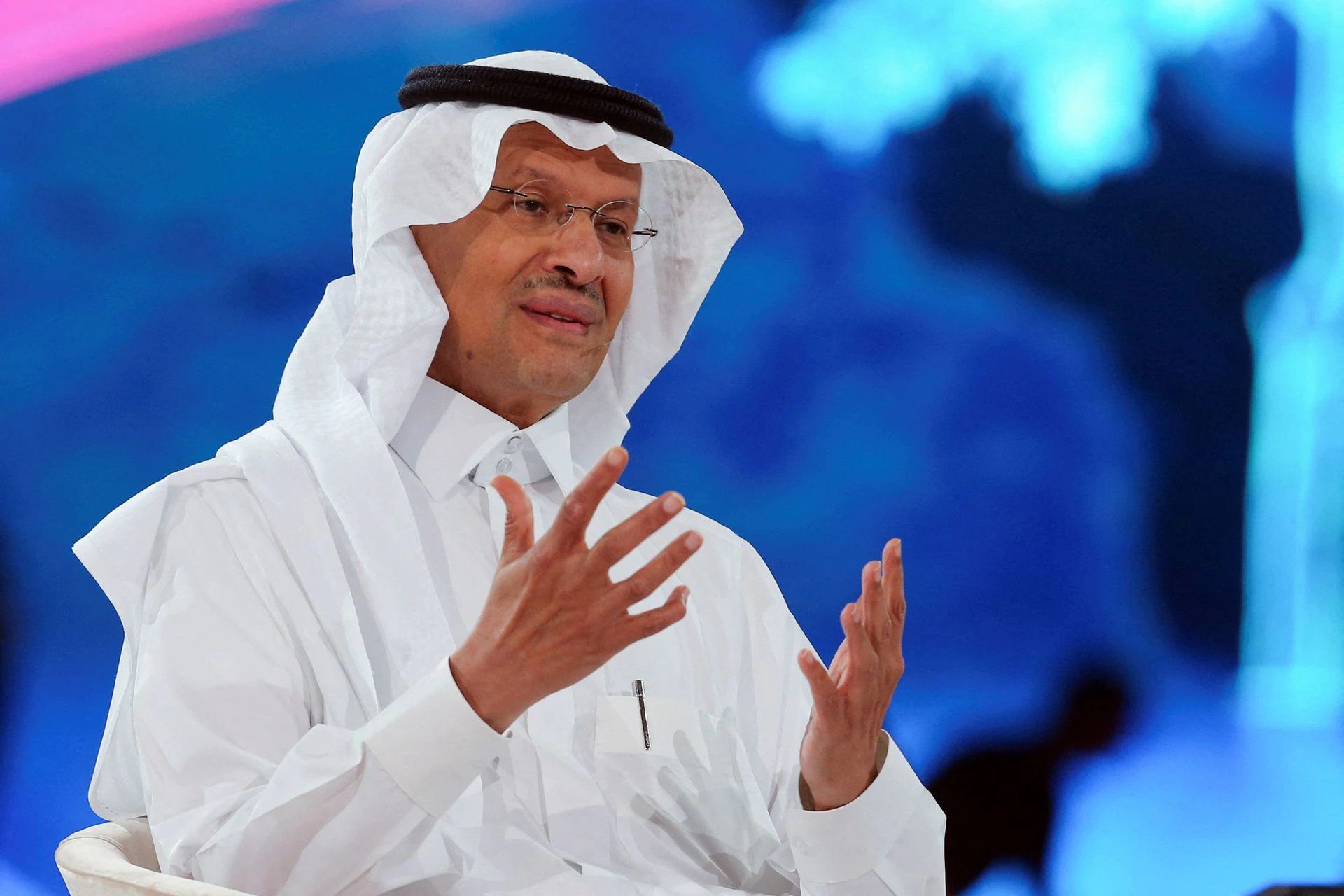 Saudi Energy Minister: The Kingdom guarantees the security of oil supplies to Japan..and this is our plan