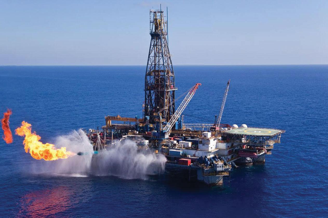 قطاع النفط والغاز في مصر يترقب بدء حفر 35 بئرًا بالبحر المتوسط